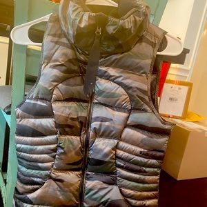 Lululemon puffer vest camo